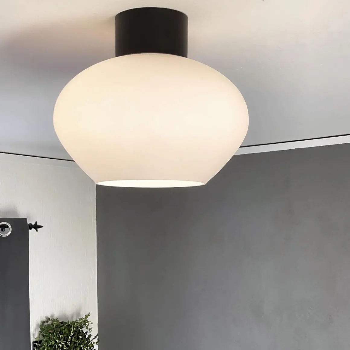 BELL Plafond Stor 35cm Svart/Opalvit