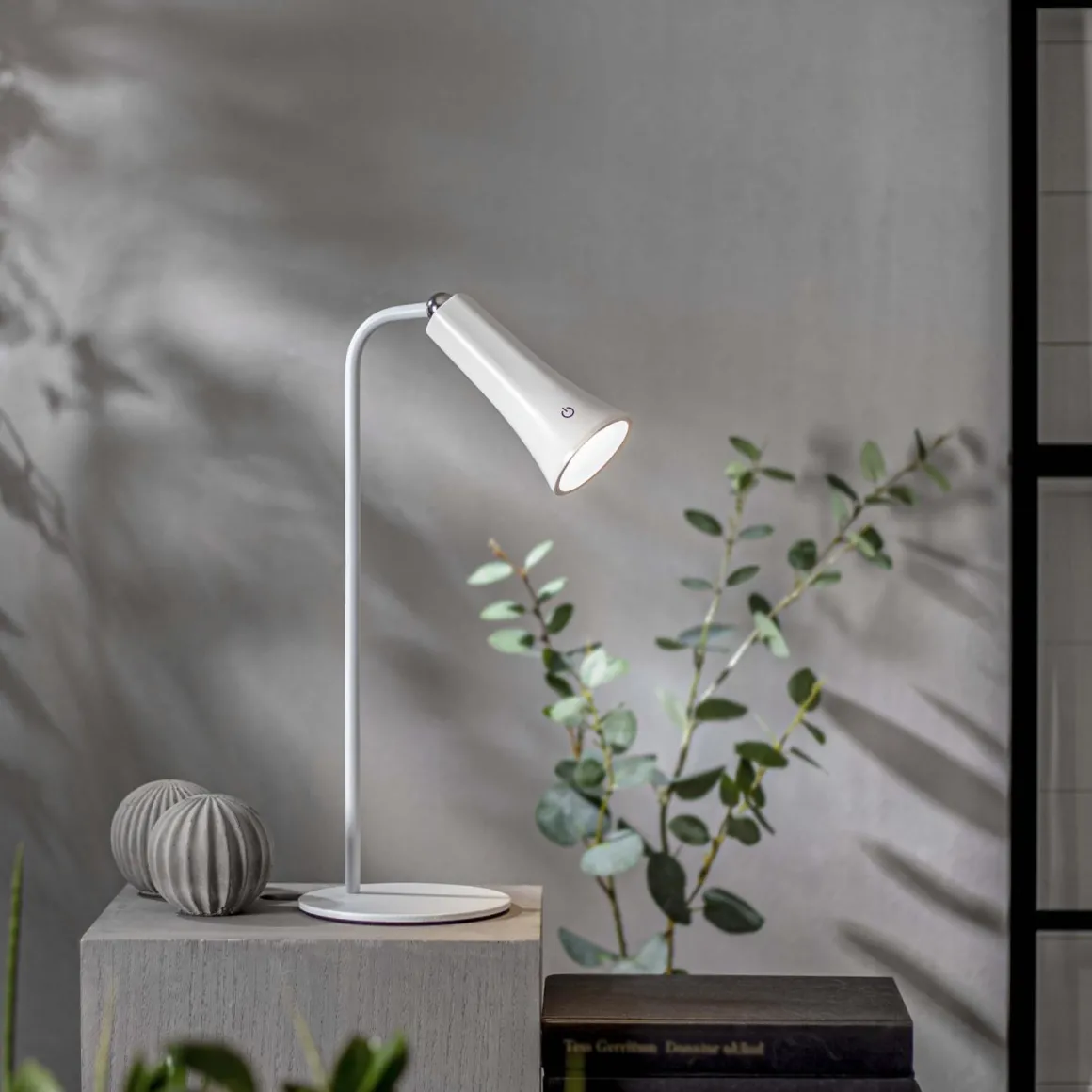 FUNCTIONAL Bord/Vägg/Klämmlampa USB-Laddbar 38cm Vit
