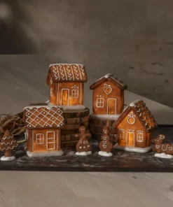 GINGERVILLE Pepparkakshus & Figurer Batteri 30cm Brun