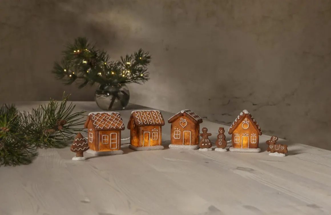 GINGERVILLE Pepparkakshus & Figurer Batteri 30cm Brun