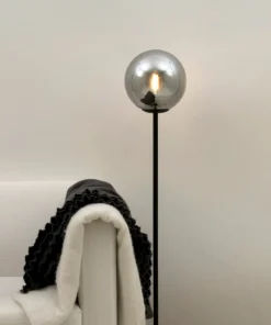 MOLEKYL Golvlampa 130cm Svart/Rökgrå