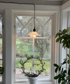 SILVIA Fönsterlampa 21,5 cm Svart/Opalvit