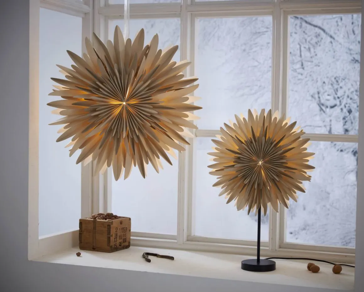 WINTER Stjärna på fot 62cm Beige